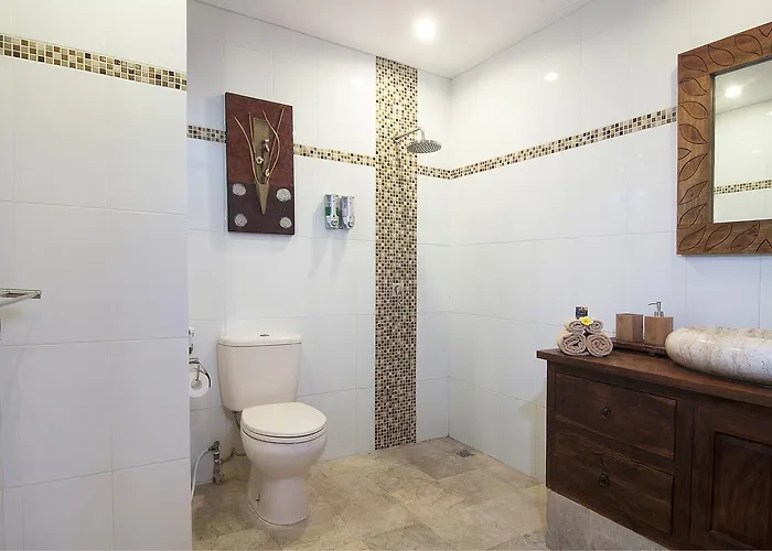 4br Selasa - Minggu *